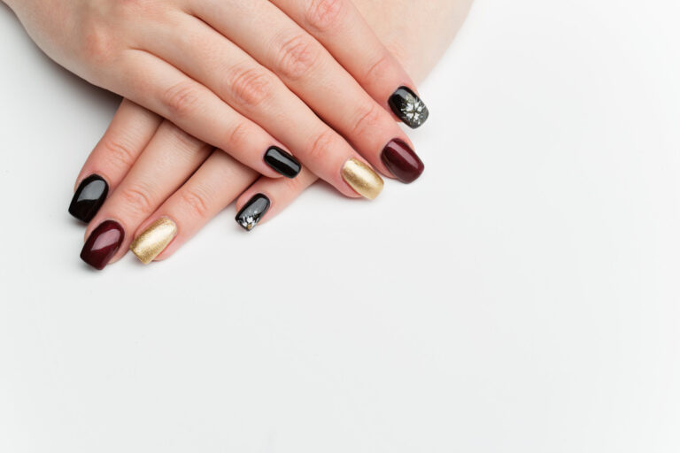 Read more about the article SunsetNails: Your Ultimate Guide to Stunning Nail Transformations
